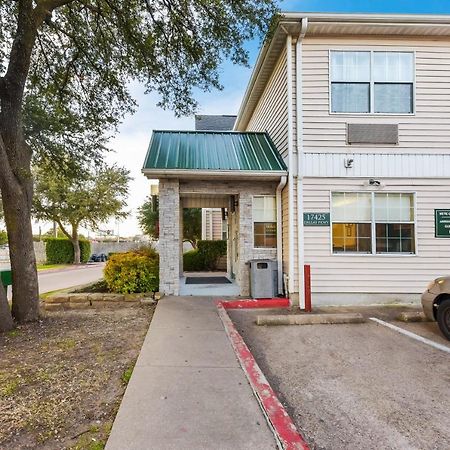 Hometowne Studios By Red Roof Dallas - North Addison - Tollway Kültér fotó