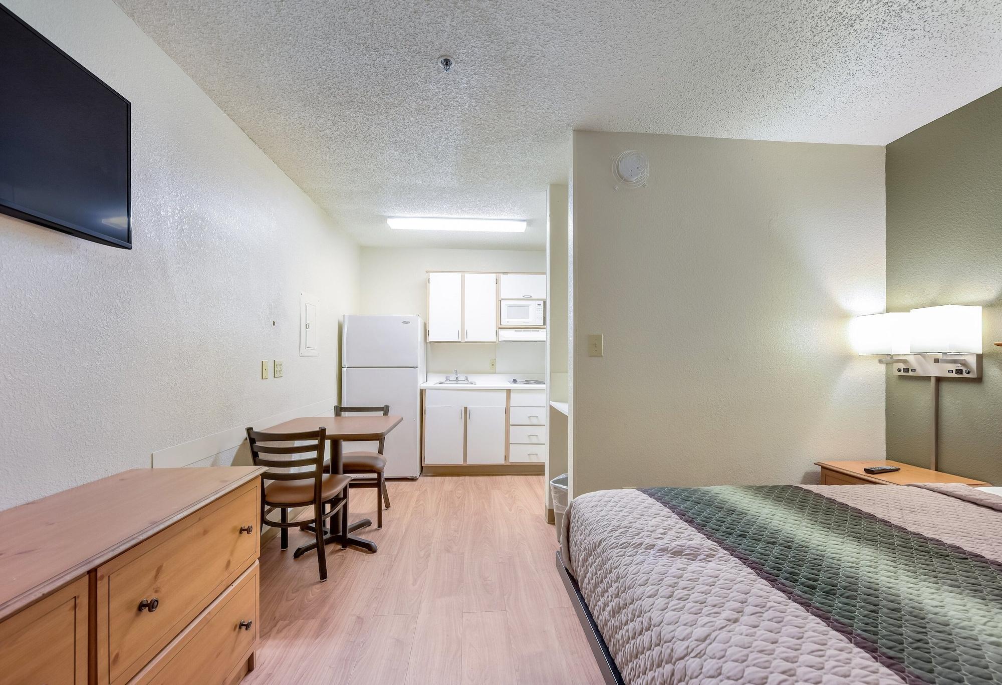 Hometowne Studios By Red Roof Dallas - North Addison - Tollway Kültér fotó